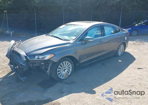 2013 Ford Fusion Energi Titanium из США, поврежденный, VIN 3FA6P0SU1DR315925